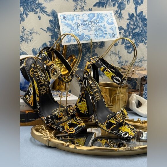 🆕 VERSACE JEANS COUTURE 🧿 NWOB Logo Couture Kirsten Heeled Sandals, Black Sz 8 - Picture 2 of 16